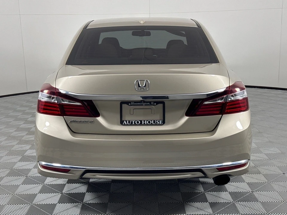 2017 Honda Accord 9th Gen - Image 6 of 12