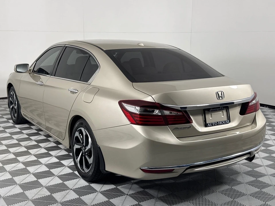 2017 Honda Accord 9th Gen - Image 7 of 12