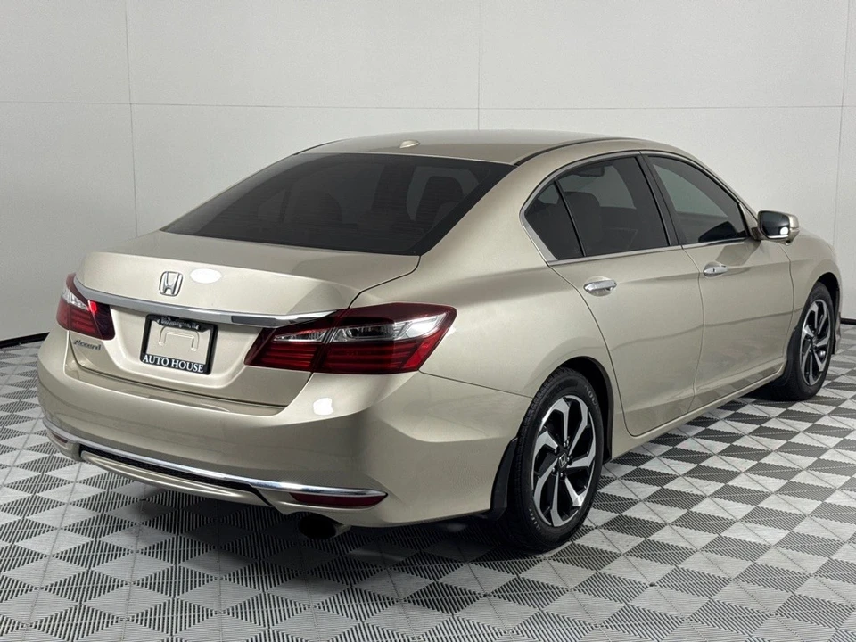 2017 Honda Accord 9th Gen - Image 5 of 12