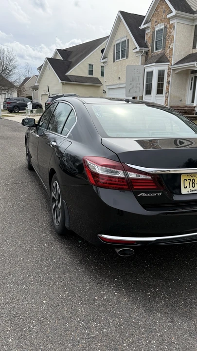 2017 Honda Accord 9th Gen - Image 4 of 6