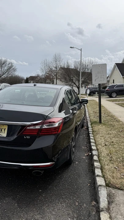 2017 Honda Accord 9th Gen - Image 5 of 6