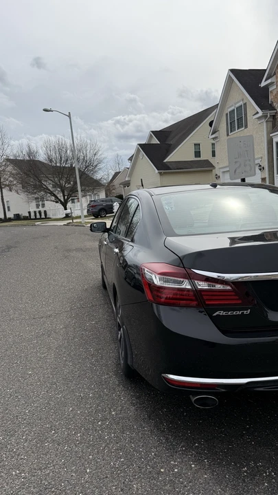 2017 Honda Accord 9th Gen - Image 6 of 6