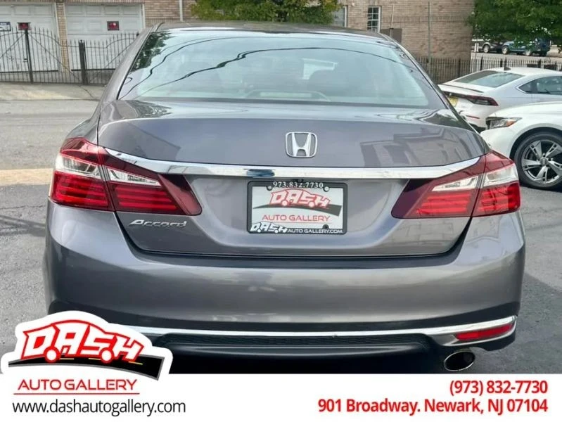 2017 Honda Accord 9th Gen - Image 8 of 12