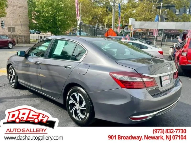2017 Honda Accord 9th Gen - Image 9 of 12