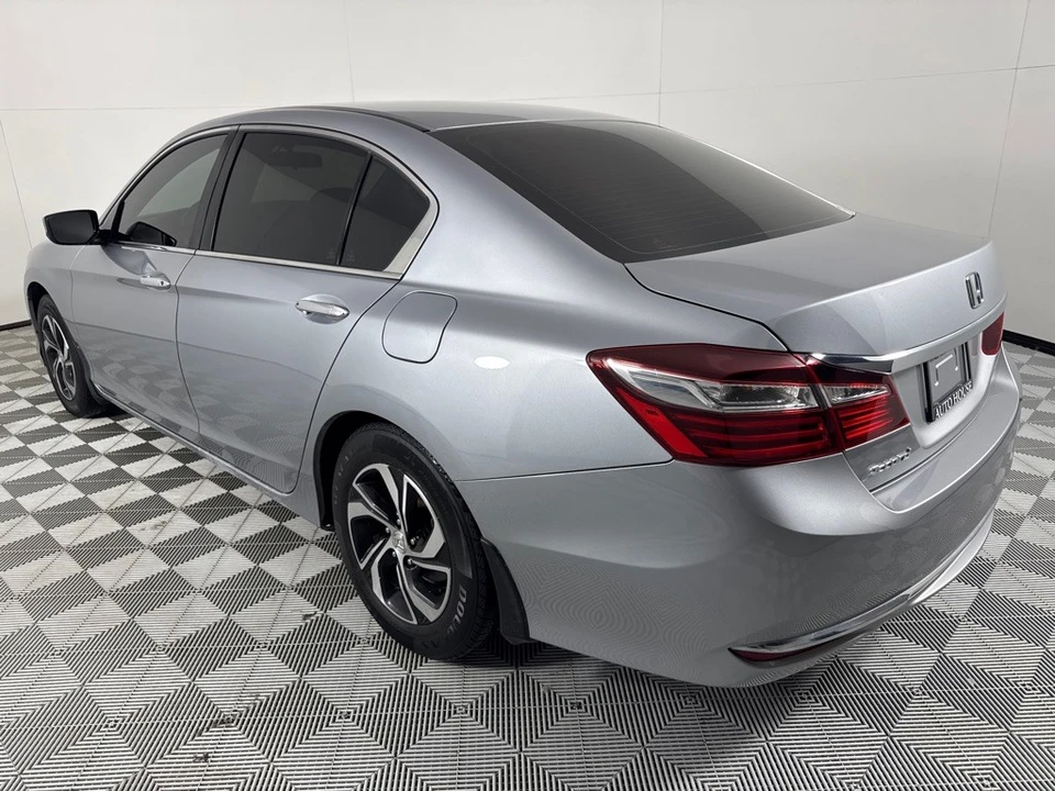 2017 Honda Accord 9th Gen - Image 8 of 12