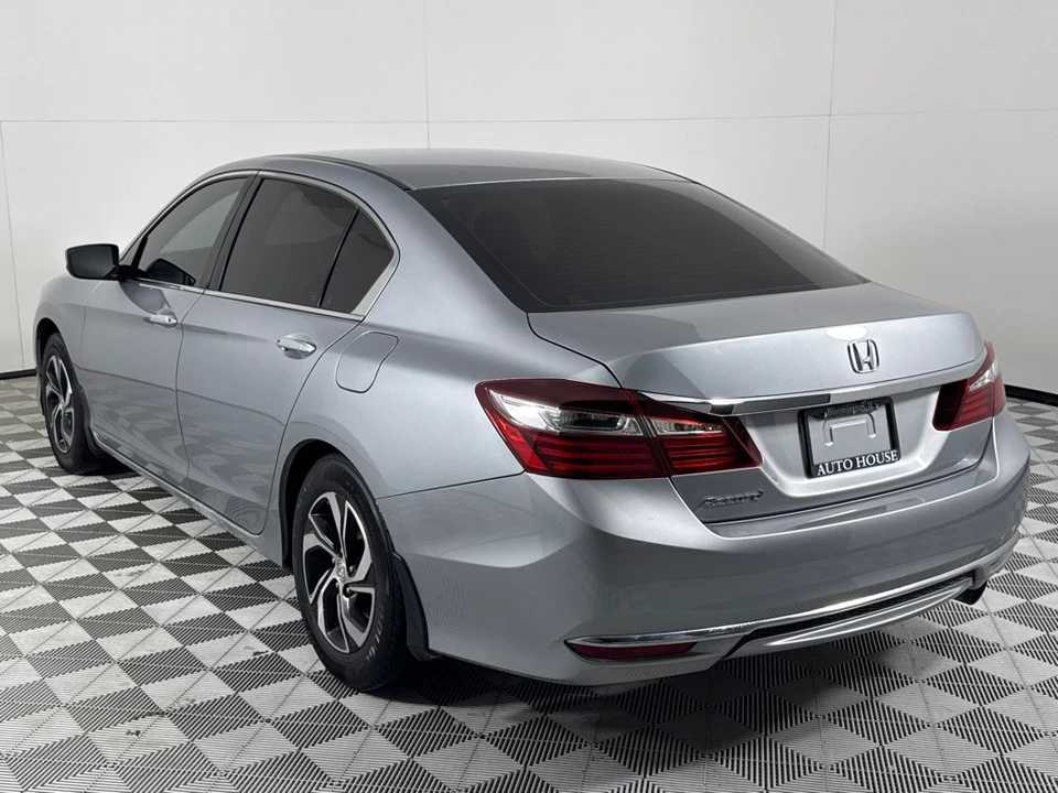 2017 Honda Accord 9th Gen - Image 7 of 12