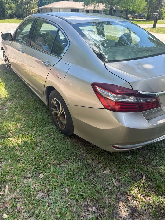 2017 Honda Accord 9th Gen - Image 7 of 13