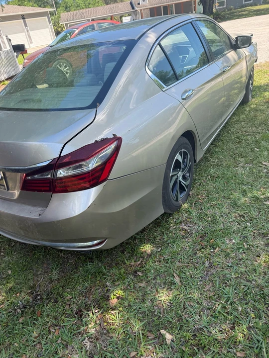2017 Honda Accord 9th Gen - Image 5 of 13