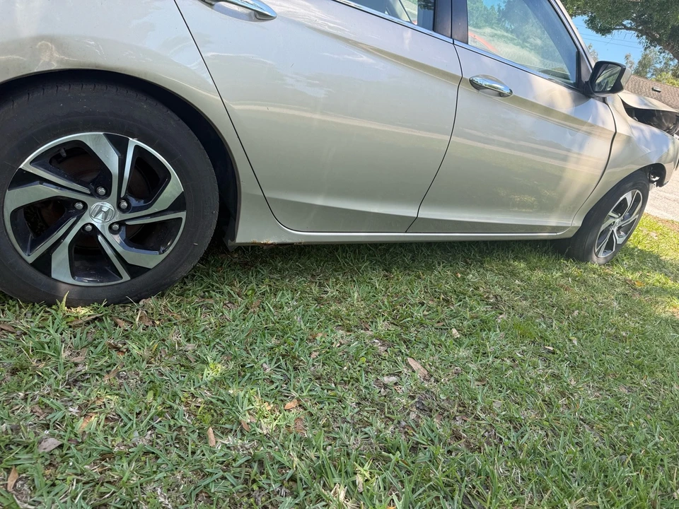 2017 Honda Accord 9th Gen - Image 6 of 13