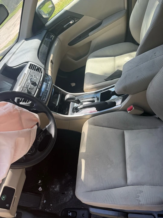 2017 Honda Accord 9th Gen - Image 8 of 13