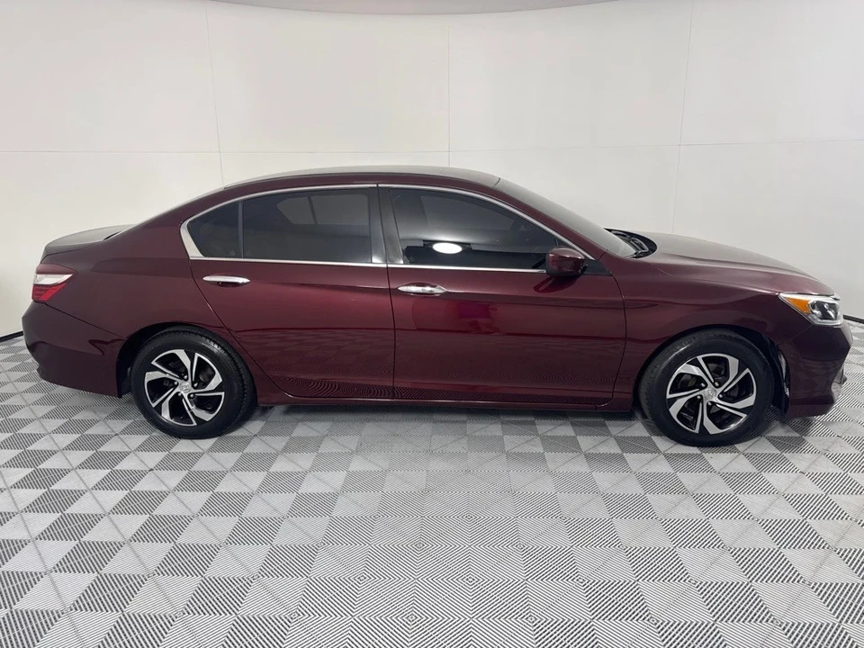 2017 Honda Accord 9th Gen - Image 4 of 12