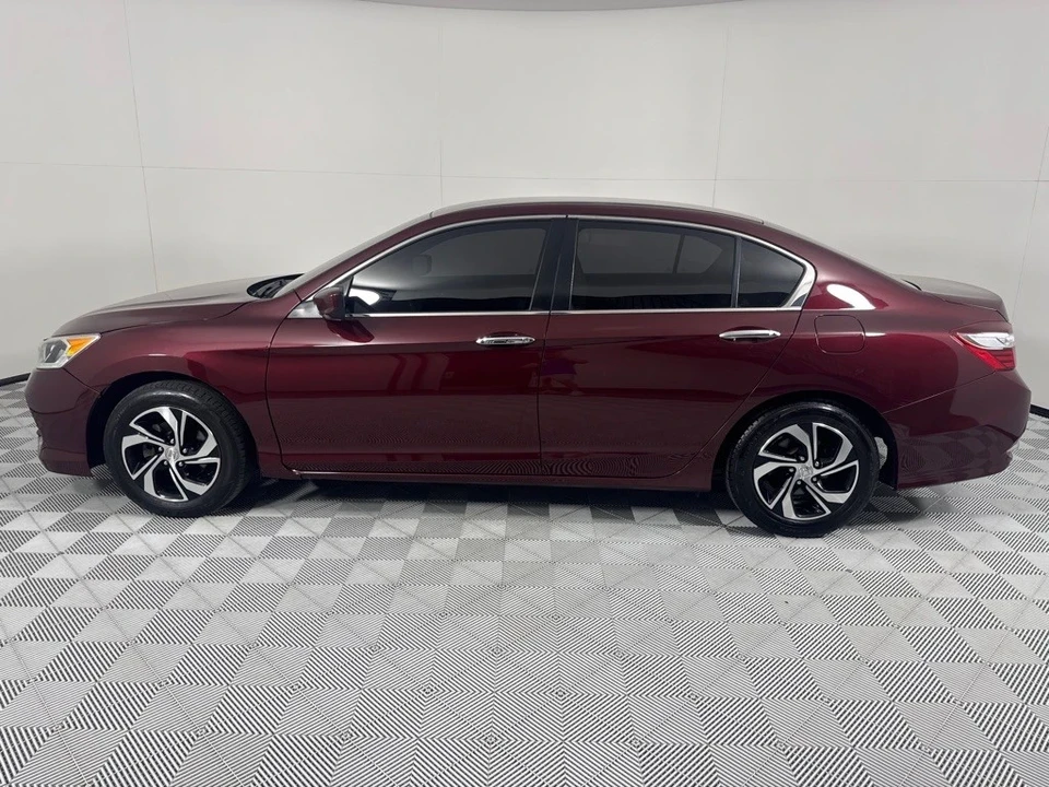 2017 Honda Accord 9th Gen - Image 8 of 12