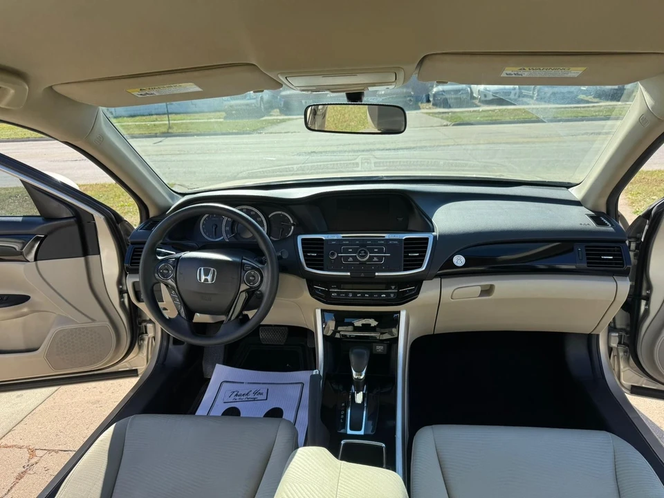 2017 Honda Accord 9th Gen - Image 15 of 21