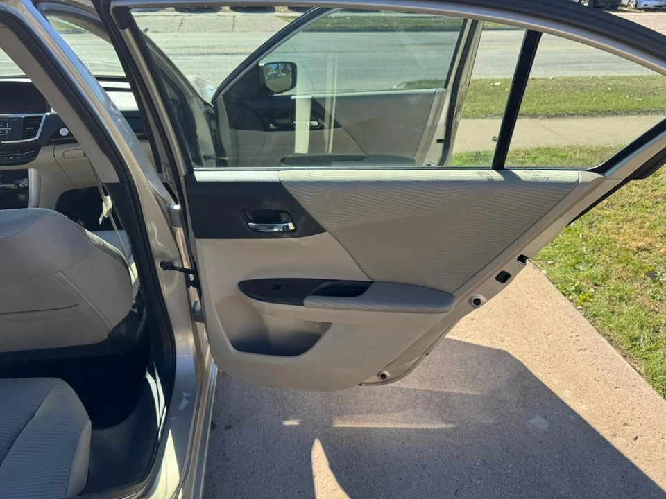 2017 Honda Accord 9th Gen - Image 20 of 21
