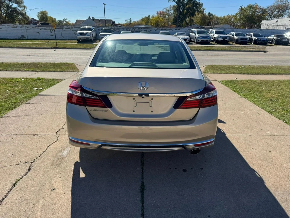 2017 Honda Accord 9th Gen - Image 6 of 21