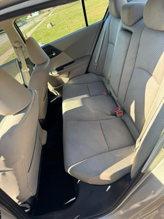 2017 Honda Accord 9th Gen - Image 11 of 21