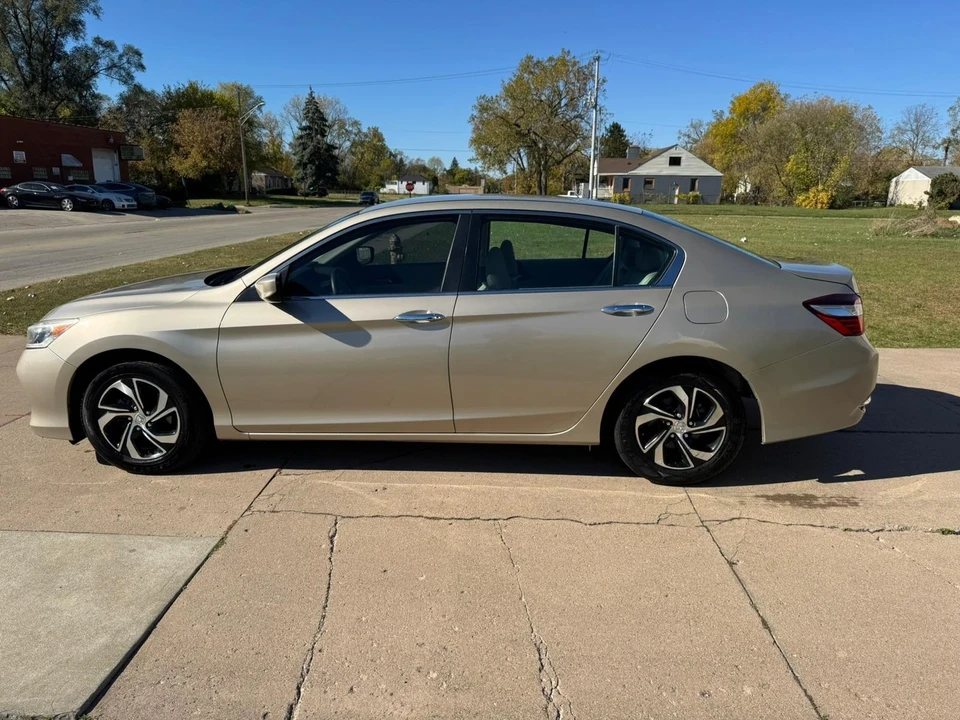 2017 Honda Accord 9th Gen - Image 8 of 21