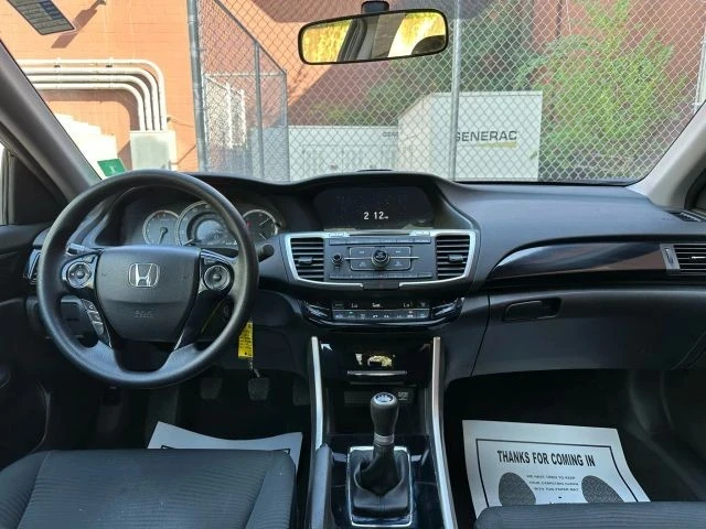 2017 Honda Accord 9th Gen - Image 12 of 21