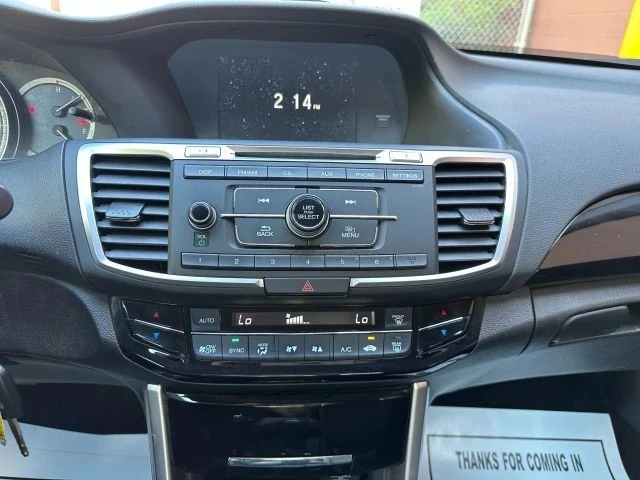 2017 Honda Accord 9th Gen - Image 19 of 21