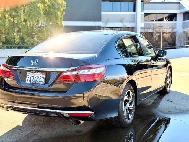 2017 Honda Accord 9th Gen - Image 9 of 17