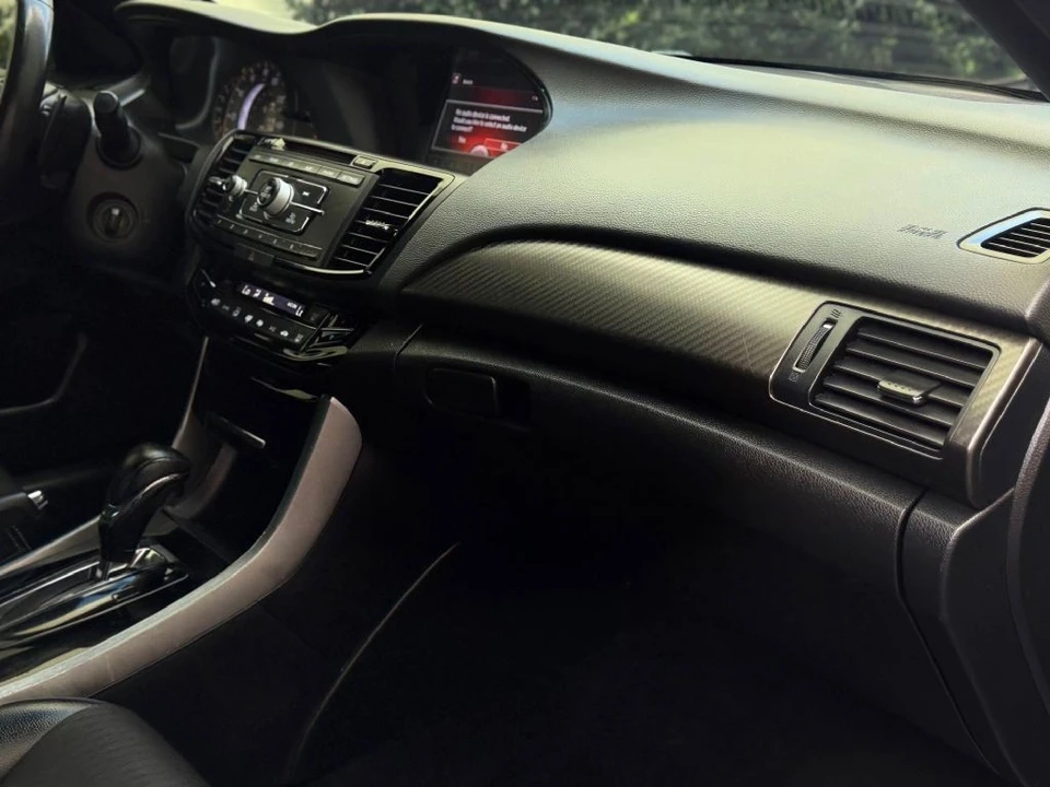 2017 Honda Accord 9th Gen - Image 20 of 21