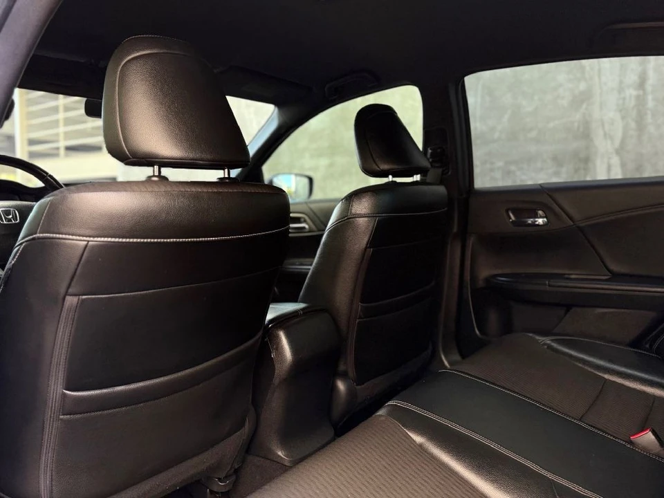 2017 Honda Accord 9th Gen - Image 17 of 21