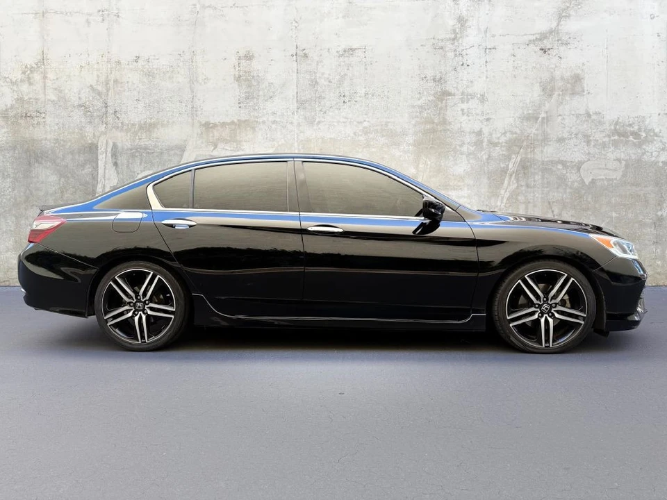 2017 Honda Accord 9th Gen - Image 6 of 21