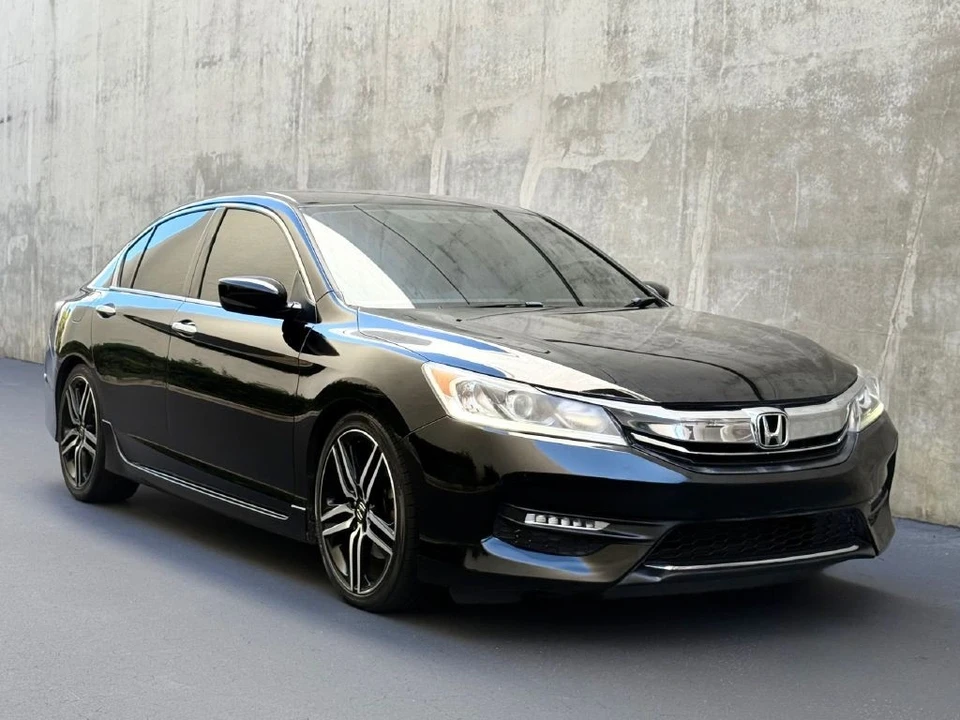 2017 Honda Accord 9th Gen - Image 4 of 21