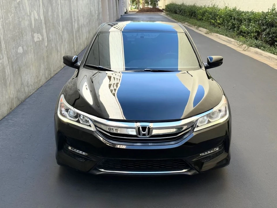 2017 Honda Accord 9th Gen - Image 3 of 21