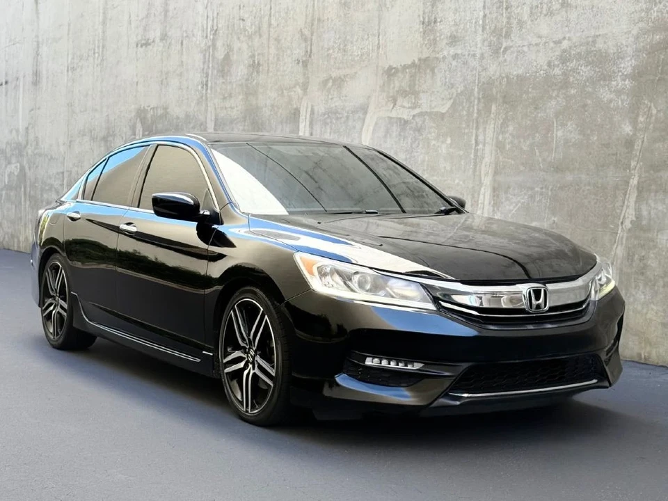 2017 Honda Accord 9th Gen - Image 4 of 21