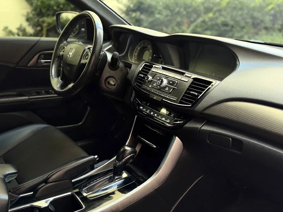 2017 Honda Accord 9th Gen - Image 21 of 21