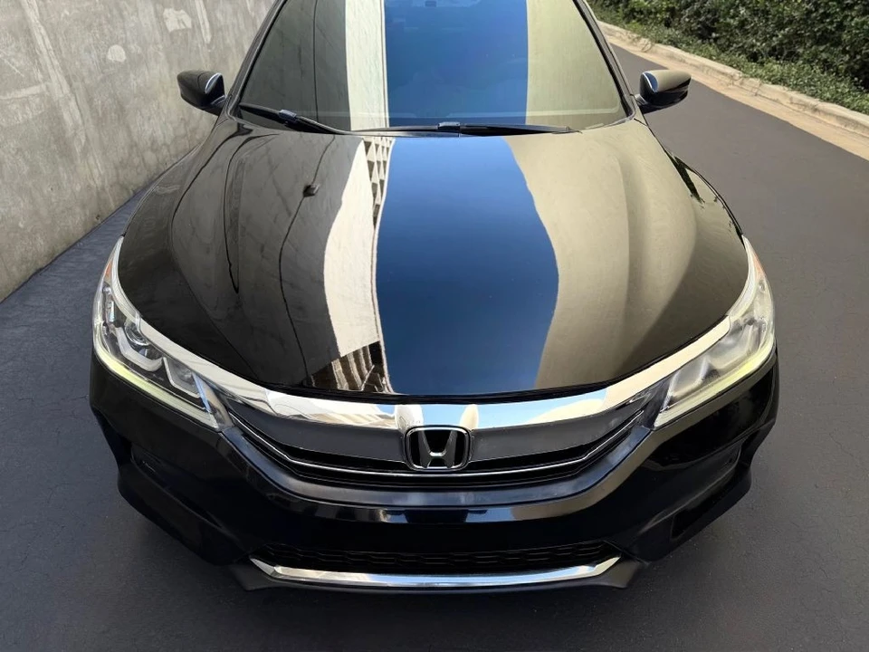2017 Honda Accord 9th Gen - Image 13 of 21