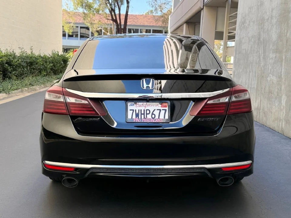 2017 Honda Accord 9th Gen - Image 10 of 21