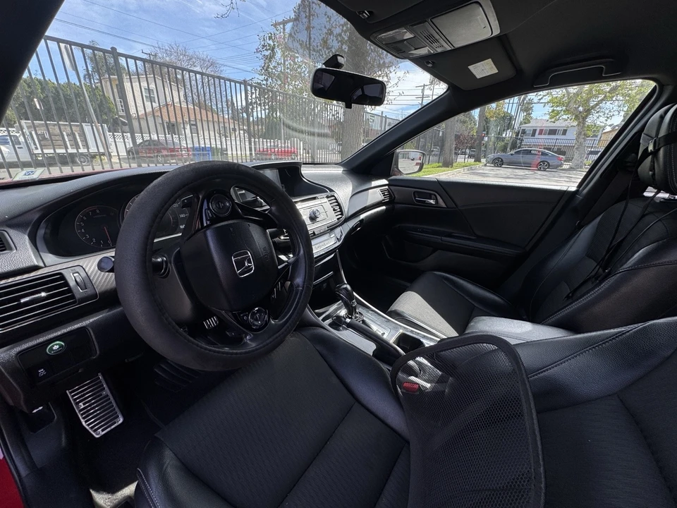 2017 Honda Accord 9th Gen - Image 8 of 11