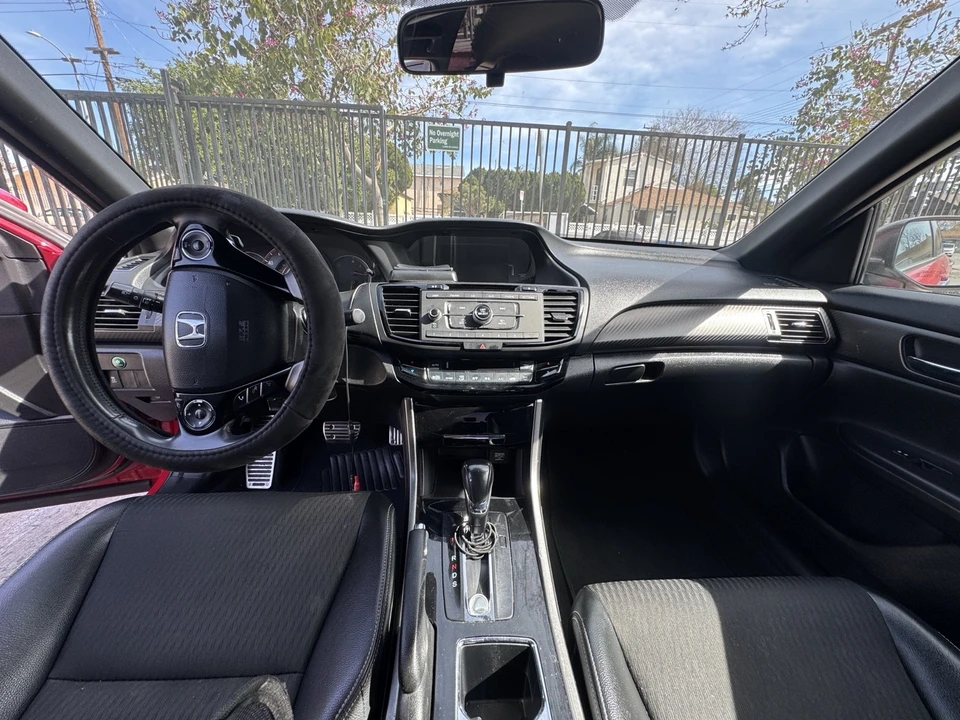 2017 Honda Accord 9th Gen - Image 7 of 11