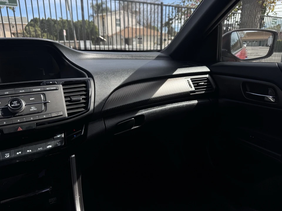 2017 Honda Accord 9th Gen - Image 9 of 11