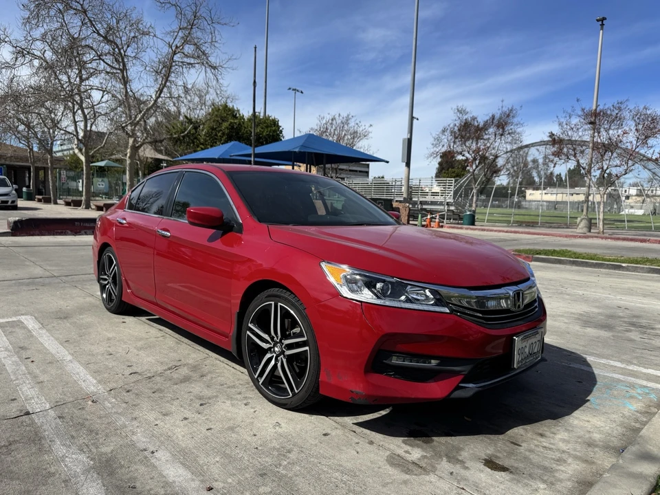 2017 Honda Accord 9th Gen - Image 2 of 11