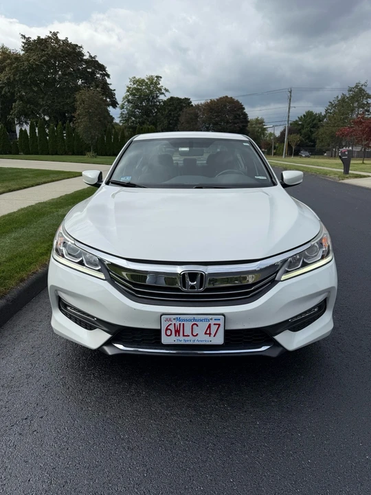 2017 Honda Accord 9th Gen - Image 2 of 17