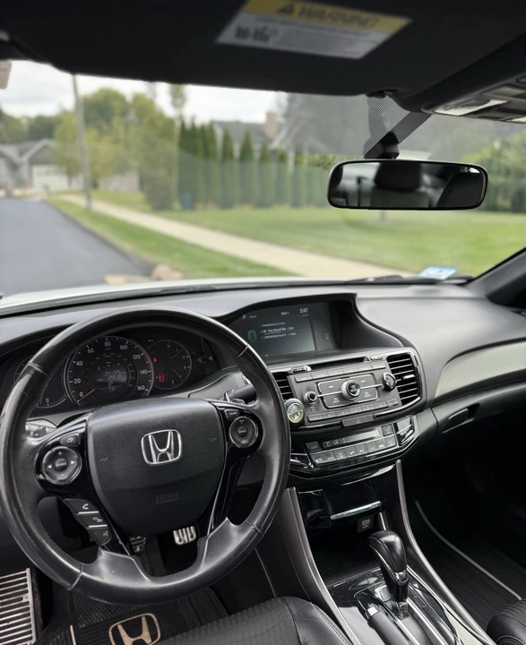 2017 Honda Accord 9th Gen - Image 13 of 17