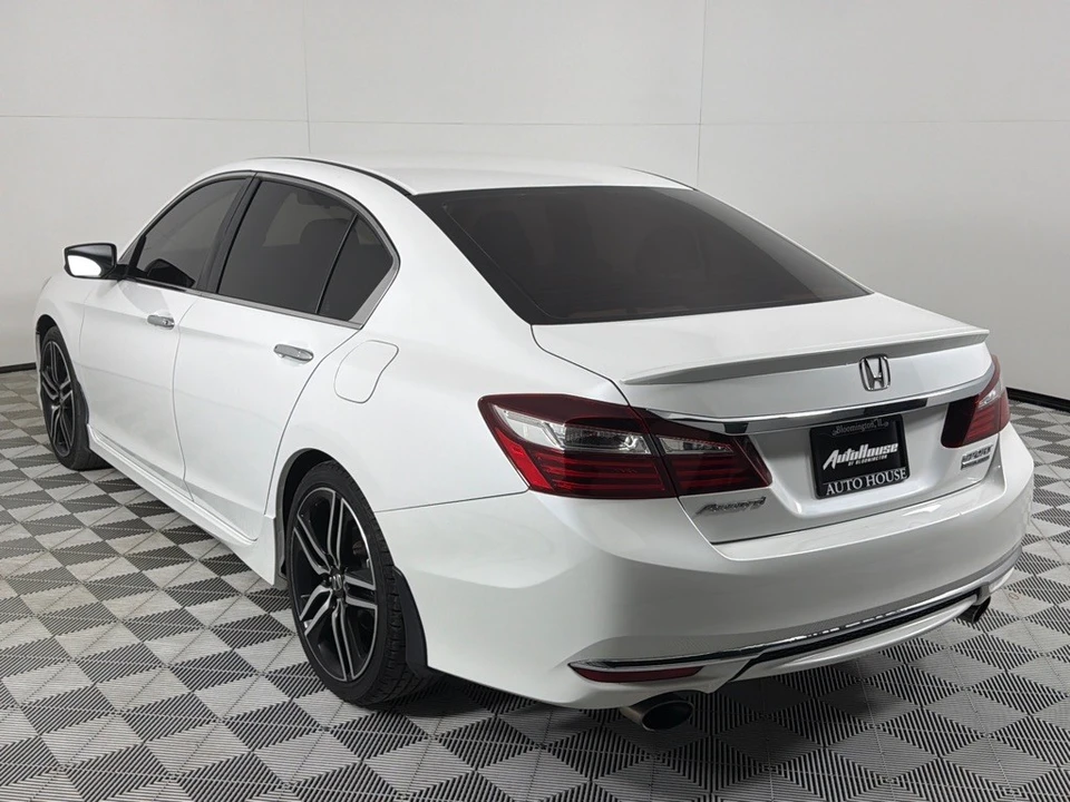 2017 Honda Accord 9th Gen - Image 7 of 12