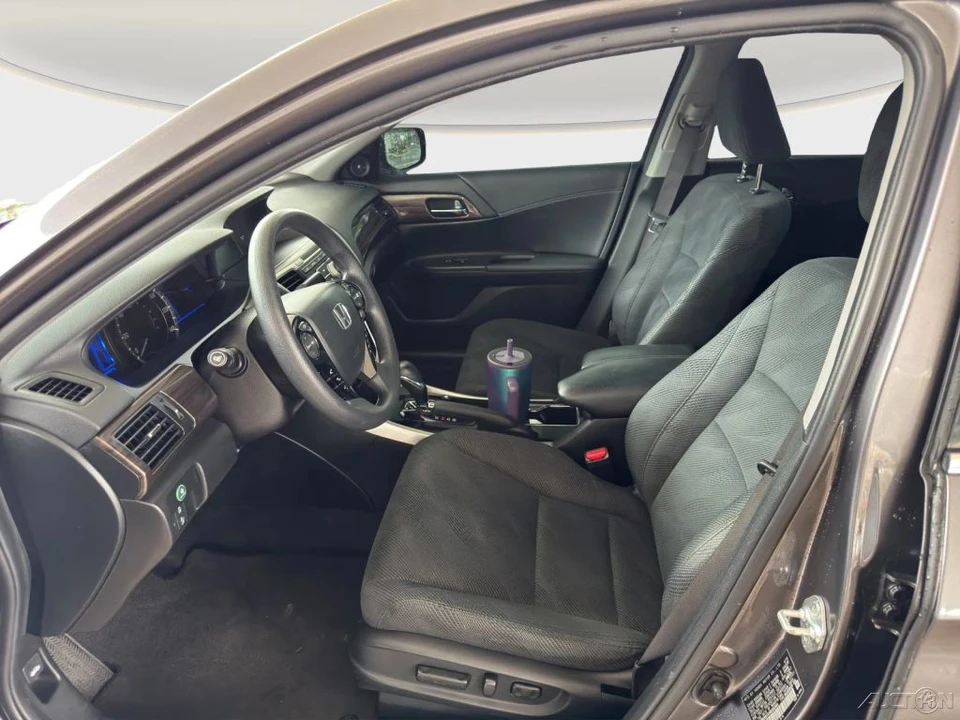 2017 Honda Accord 9th Gen - Image 8 of 21