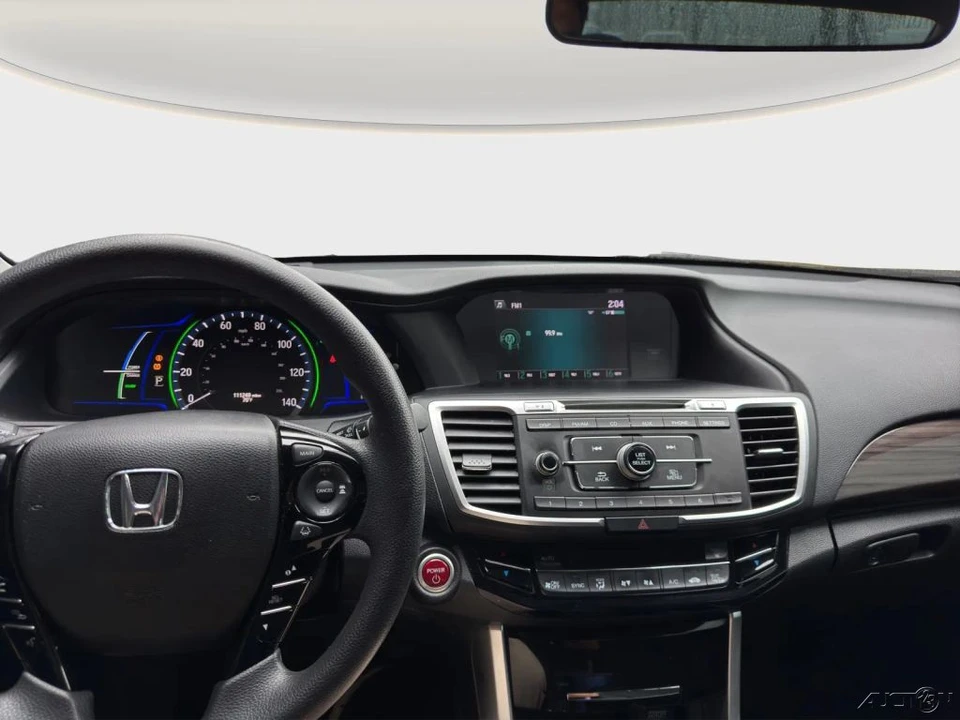 2017 Honda Accord 9th Gen - Image 15 of 21