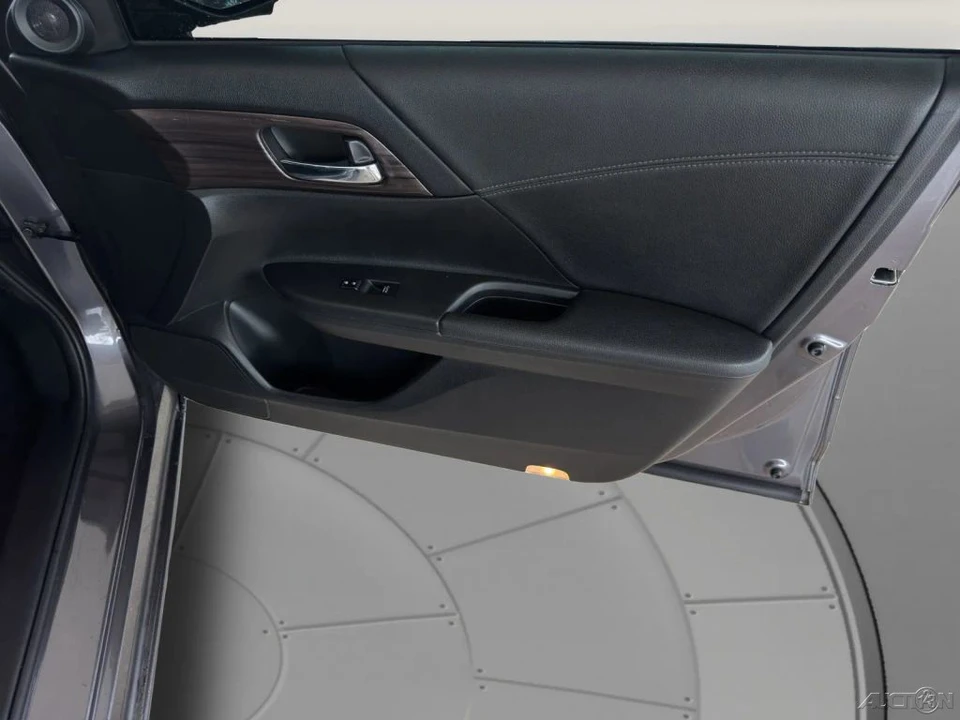 2017 Honda Accord 9th Gen - Image 18 of 21