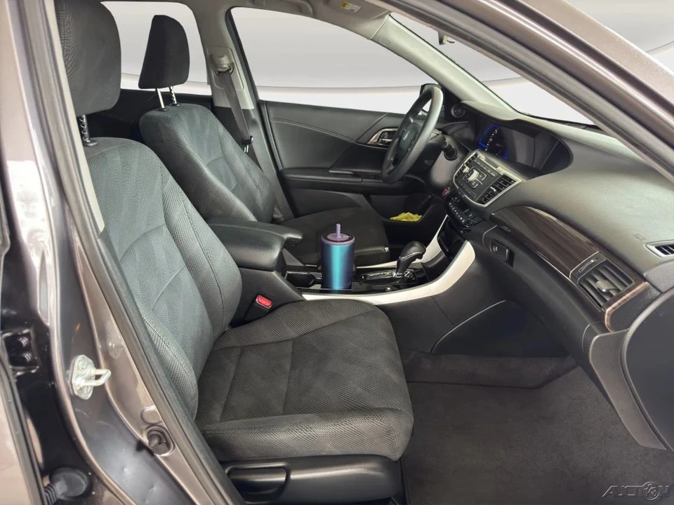 2017 Honda Accord 9th Gen - Image 19 of 21