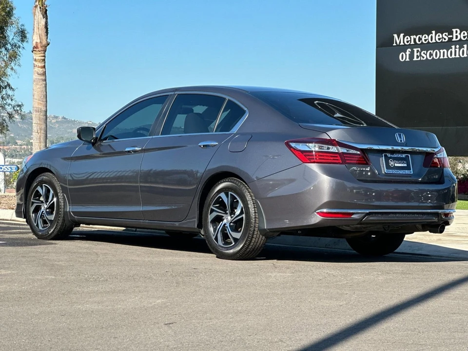 2017 Honda Accord 9th Gen - Image 5 of 12