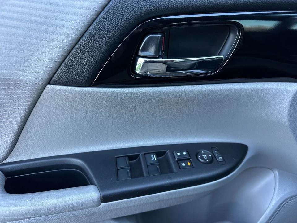 2017 Honda Accord 9th Gen - Image 10 of 12