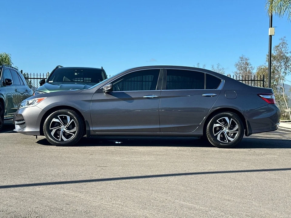 2017 Honda Accord 9th Gen - Image 6 of 12