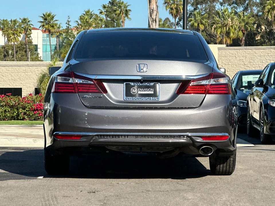 2017 Honda Accord 9th Gen - Image 4 of 12