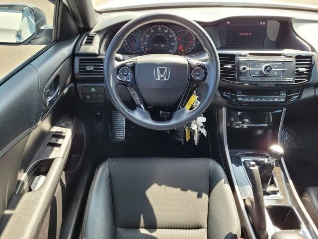 2017 Honda Accord 9th Gen - Image 11 of 12