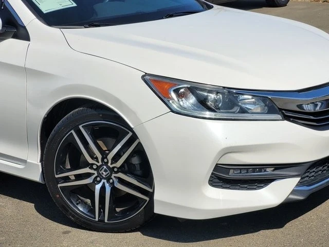 2017 Honda Accord 9th Gen - Image 3 of 12